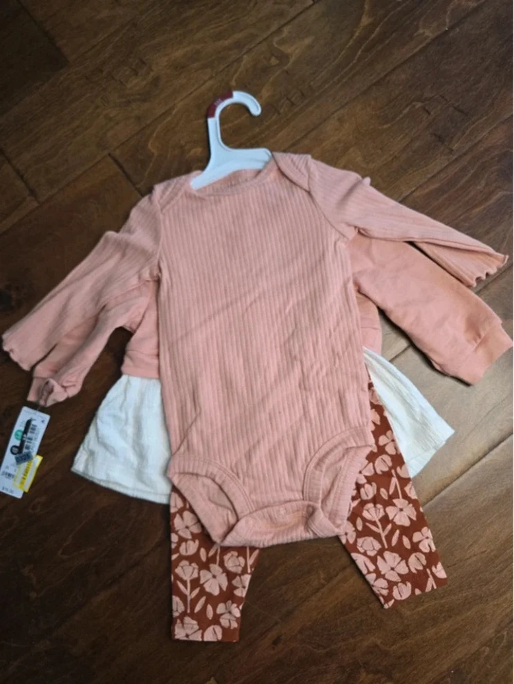 6m brand new three piece outfit set from carter's item, 325G5